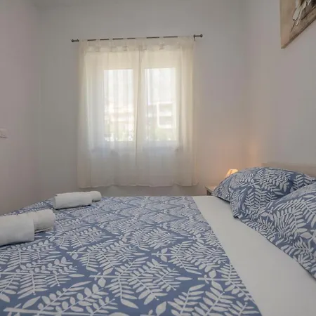 With Big And Free Private Parking Апартаменти *