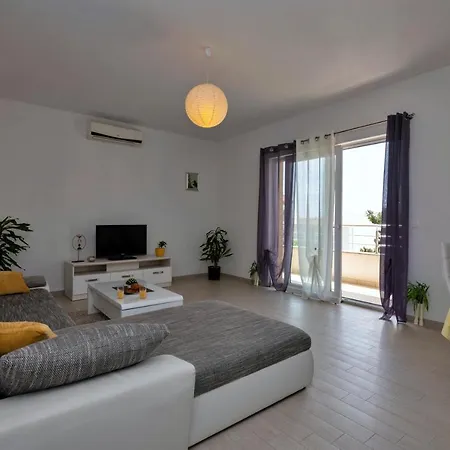 With Big And Free Private Parking *