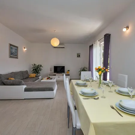 Daire With Big And Free Private Parking