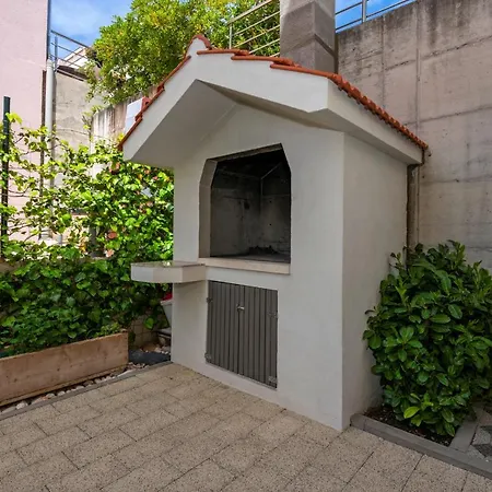 With Big And Free Private Parking * Μακάρσκα