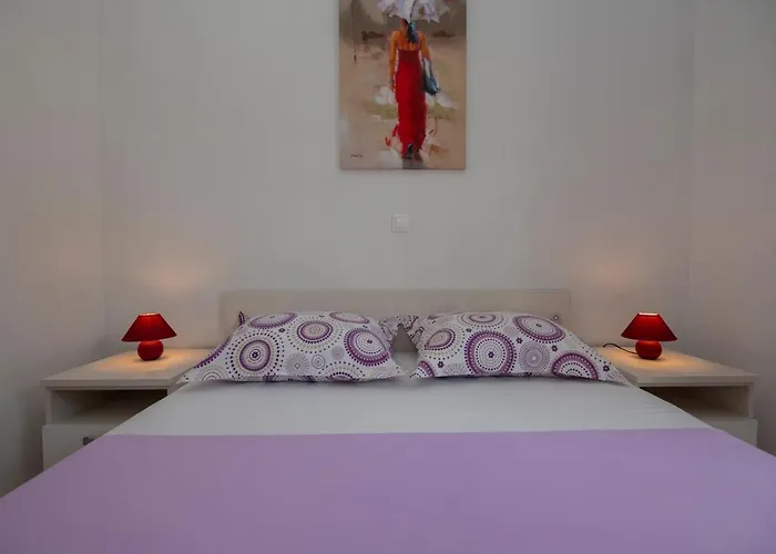 Apartament With Big And Free Private Parking Makarska