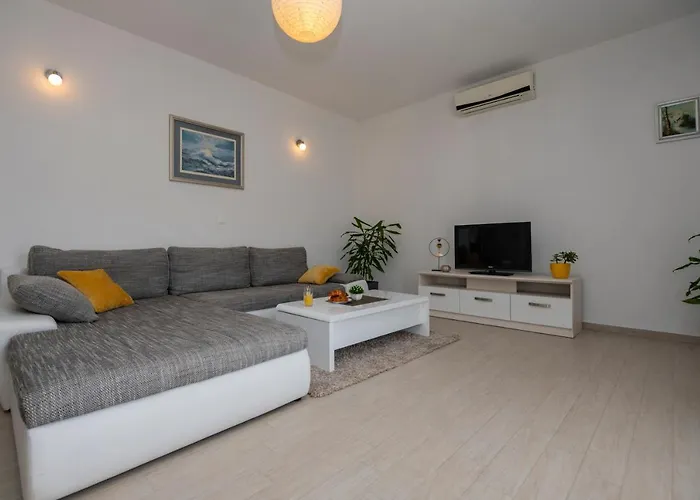 With Big And Free Private Parking Makarska